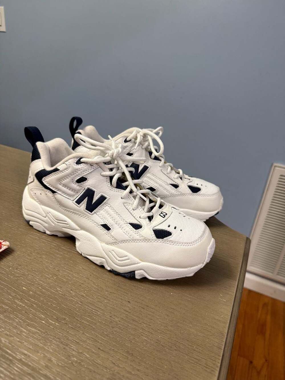 New Balance 608 White Navy Leather Chunky Athletic Sneakers Size 8 4E